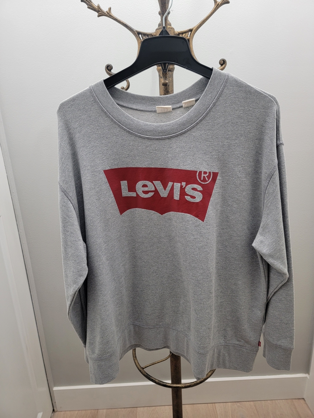 Levi's Men's Gray Crewneck Sweatshirt with Red Logo